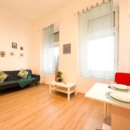 Spacious Buda Air Conditioning Apartment