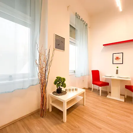 Apartment Spacious Buda Air Conditioning