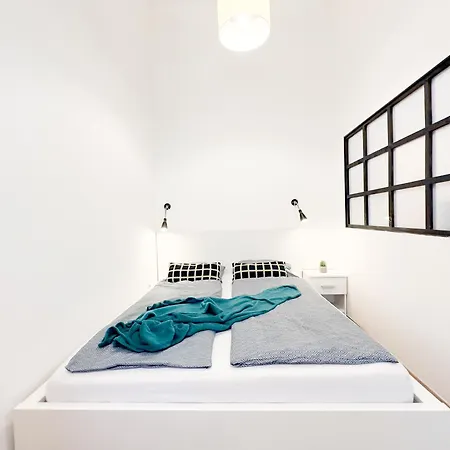Spacious Buda Air Conditioning Apartment Budapest
